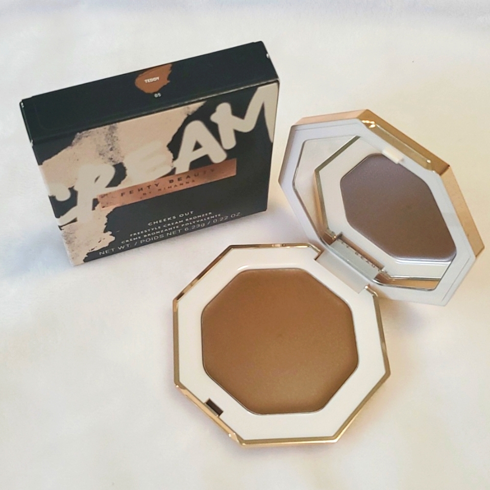 NIB Fenty Beauty by Rihanna Cheeks Out Freestyle Cream Bronzer in 05 Teddy